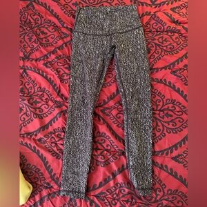 2/$40 Lululemon Women's size 4 HR Black and White Jacquard Patterned Leggings